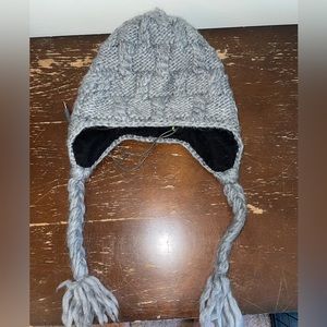 Winter hat with built in speakers